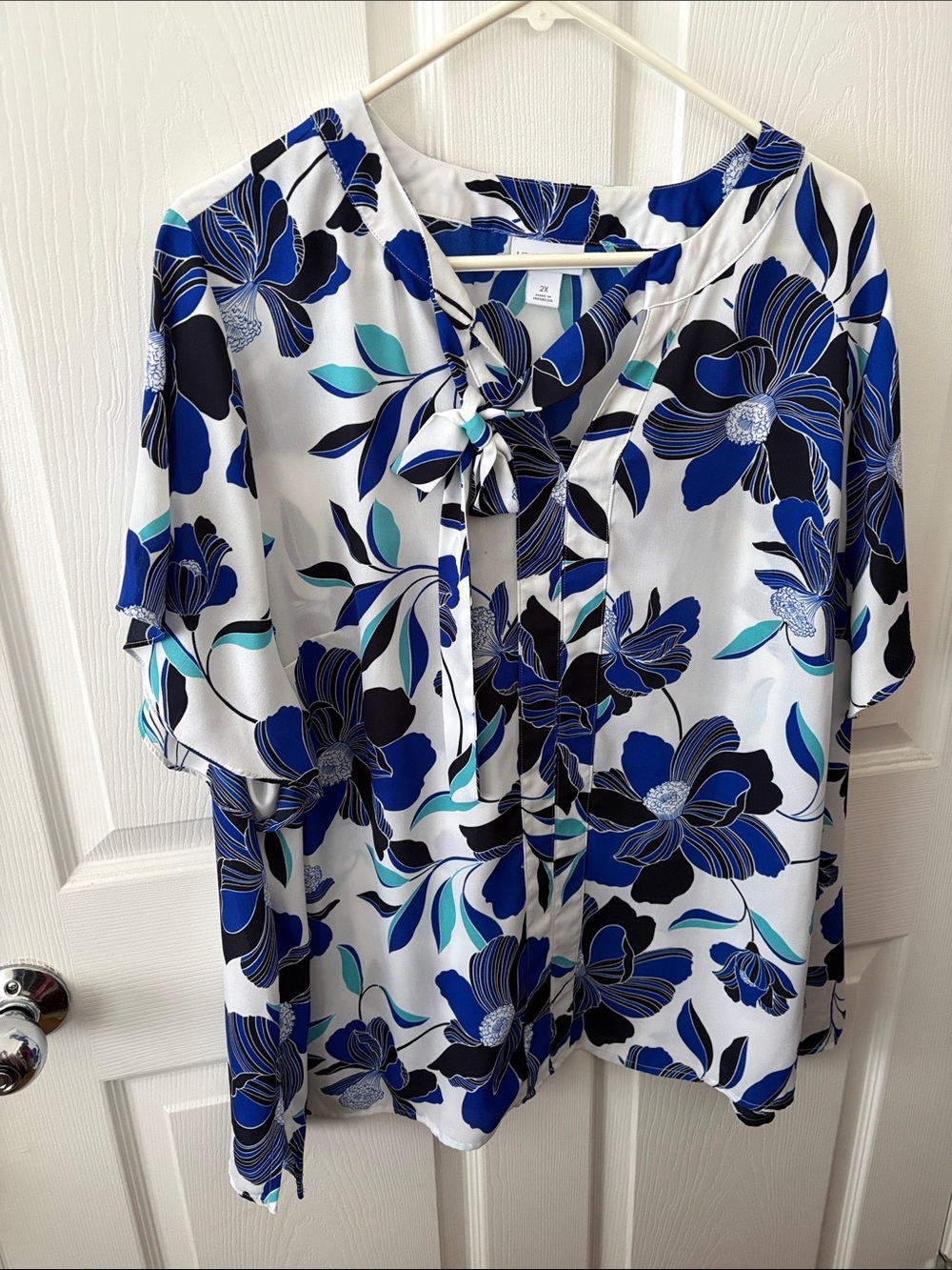 Liz Claiborne Blue and White Floral Tie-Neck Blouse